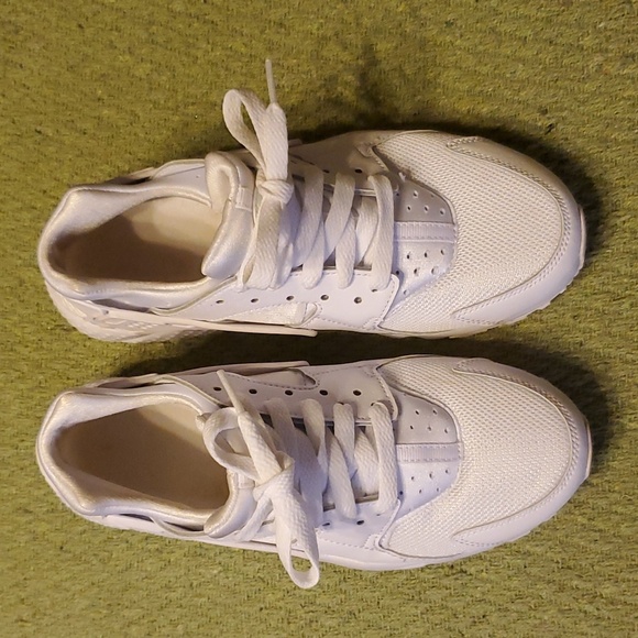 Nike Huarache Run athletic shoes 5.5 Y - Picture 4 of 9